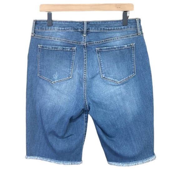 Code Bleu Chelsea Bermuda Raw Hem Denim Shorts Size 8 - Picture 8 of 10